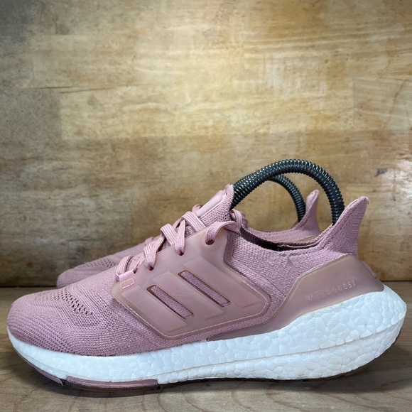 Adidas Ultraboost 22 Womens Size 6.5 Running Shoes Sneakers Mauve Pink GX5592 - Picture 3 of 11